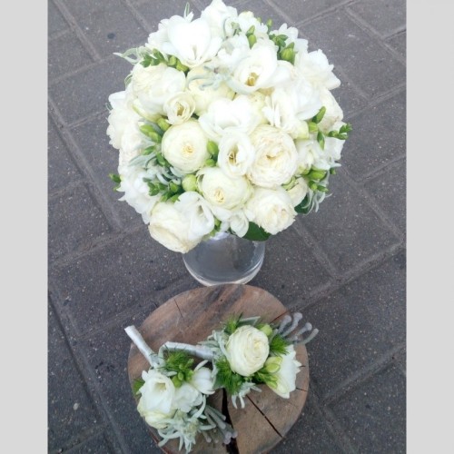 Bridal bouquet of white flowers